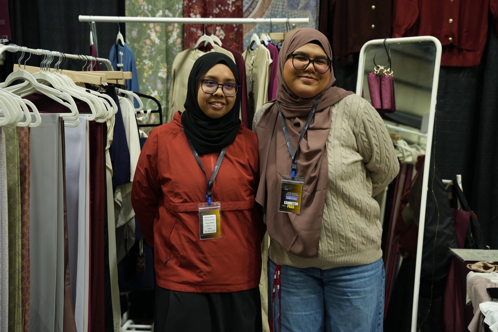 Smiling vendors